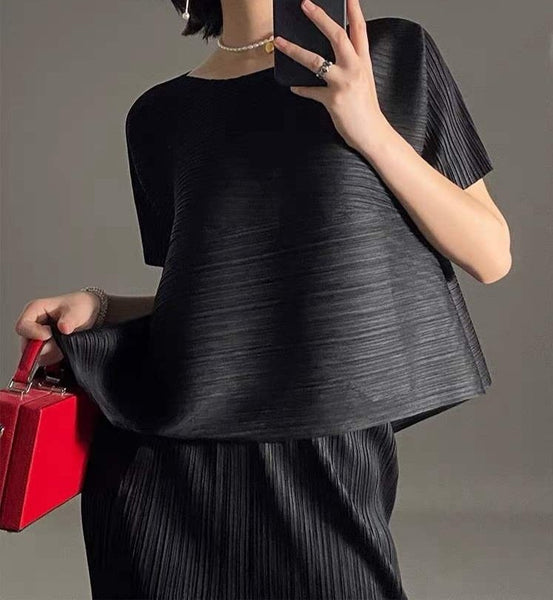 Unbalanced Pleated Top